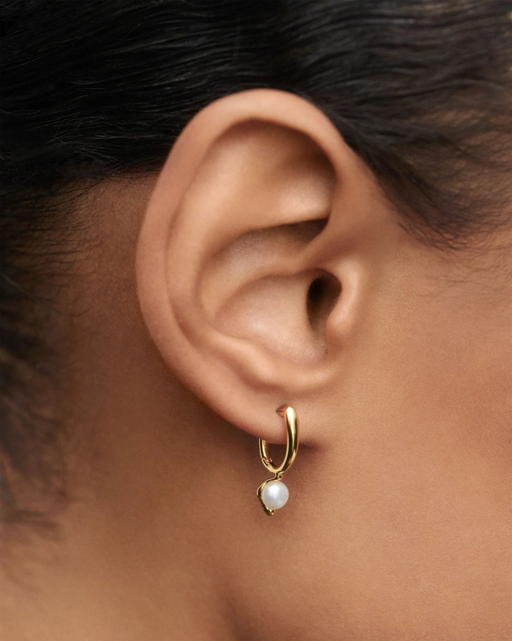 THE LUMINA PEARL MINI HOOPS